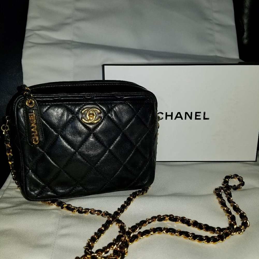 CHANEL shoulder/Cross body bag